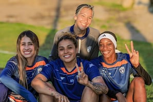 Daniela Flores es operada con éxito tras lesión sufrida en duelo de preparación