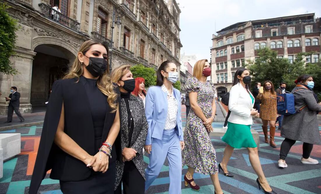En 2023, Claudia Sheinbaum se reunión con las cinco gobernadoras electas de Morena, de forma privada, en el Antiguo Palacio del Ayuntamiento: abordaron temas de género, seguridad, movilidad y acordaron dar continuidad a la 4T. Foto: Germán Espinosa/ EL UNIVERSAL.