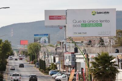 Retiran más de 300 espectaculares por incumplir Ley de Imagen