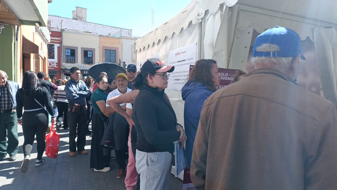 Largas filas de pago predial I Foto: Lourdes Naranjo