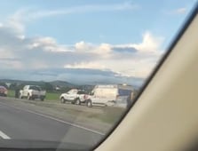 Video: Oficiales atienden reporte en el Saucillo y les roban patrulla; se registró operativo y persecución