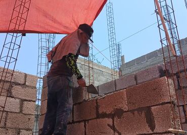 Arde la Huasteca; albañiles y jornaleros cambian sus horarios laborales