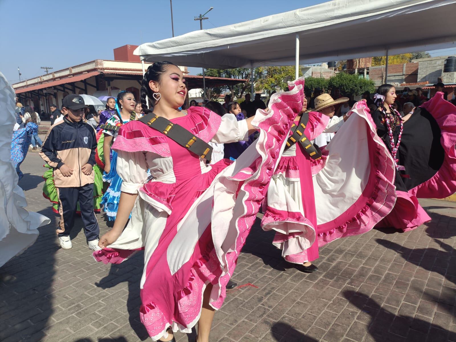 Más de 3 mil alumnos participan en el desfile por el 115 aniversario de ...