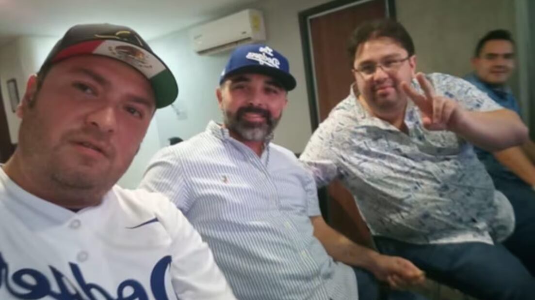 Amílcar Olán y dos hijos del gobernador Rubén Rocha (Foto: Especial / Carlos Loret)