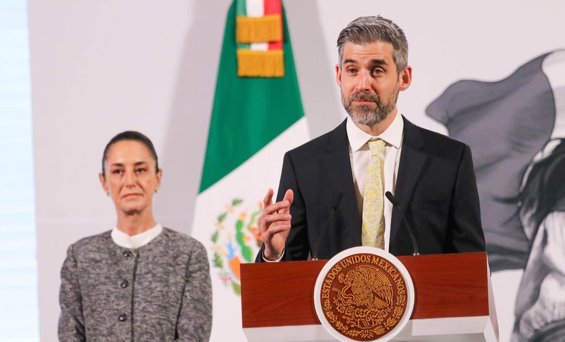La presidenta de México, Claudia Sheinbaum Pardo, en su conferencia de este lunes 6 de enero de 2025 en Palacio Nacional. Asisten: titular de la Profeco, Iván Escalante, Mario Delgado, titular de la SEP, Ariadna Montiel, secretaria del Bienestar, Rafael Garayoa, coordinador técnico del proyecto Olinea. Foto: Agencia EL UNIVERSAL/Axel Sánchez/LCG
