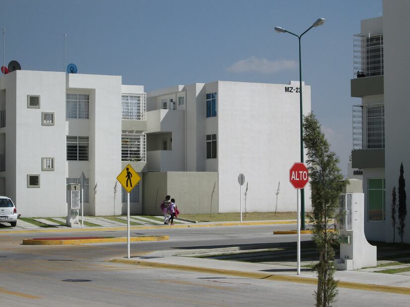 El costo genérico de 4 mil 750 pesos para iniciar con el trámite y diez mil pesos para el pago del notario público, así como el avalúo catastral, el traslado de dominio y el Registro Público de la Propiedad | Foto: Flickr