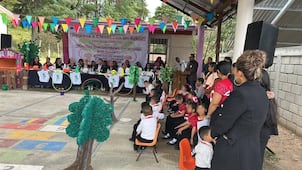 Semarnath dona 50 árboles frutales a preescolar indígena de Acaxochitlán