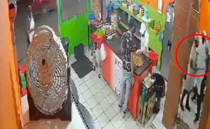 #Video Por bajarle a la música, taquero apuñala a su compañero de trabajo en Mineral de la Reforma