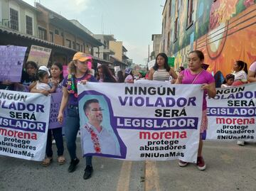 Marcha feminista en Huejutla: "Ningún violador será legislador"