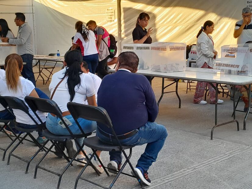 Hasta seis horas formados en casillas para votar por primera vez | Foto: Erika Gutierrez