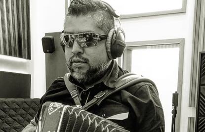 ¿Quién era Ángel Pedraza?; vocalista de Grupo Kual? y creador de la frase “Abuelita soy tu nieto”, murió a los 48 años