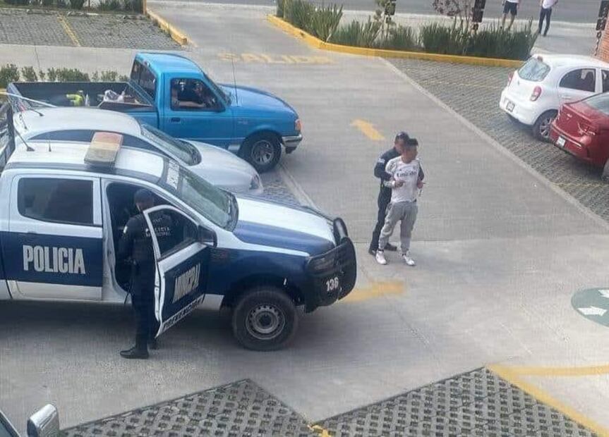 Detienen a hombre que agredió a mujer en plaza comercial de Tizayuca | Foto: Especial