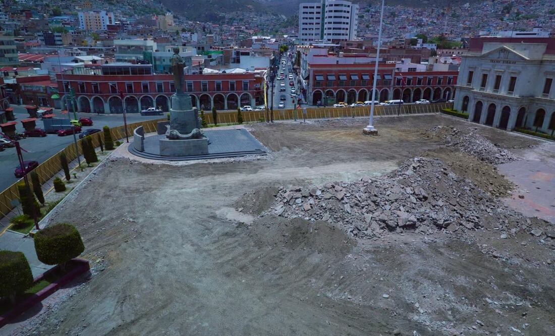 La explanada de la Plaza Juárez consta de 8 mil metros cuadrados | Foto: Luis Soriano
