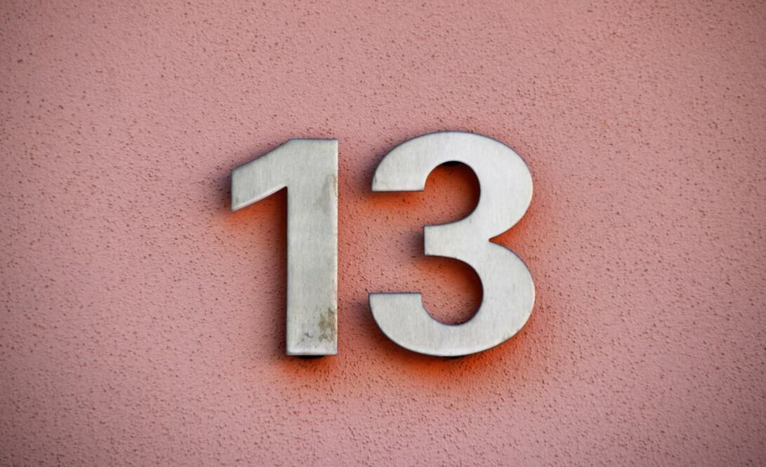 Algunas personas creen que el número 13 trae "mal augurio". Foto: Unsplash