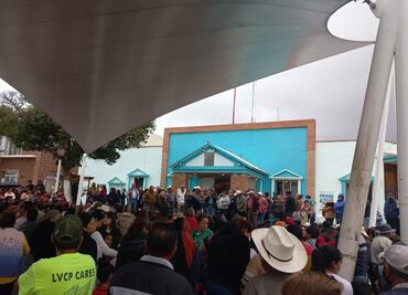 Vecinos de Singuilucan cierran carretera ante incumplimiento de CASSIM