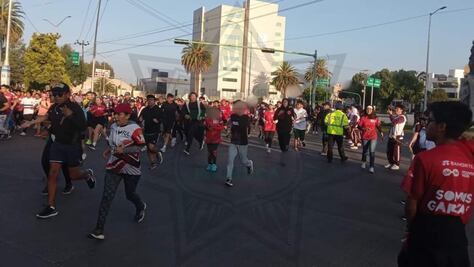 Toma vías alternas, carrera atlética mantiene cerradas vialidades