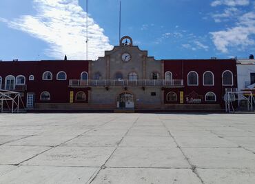 Padres cierran escuela de San Salvador por falta de maestros