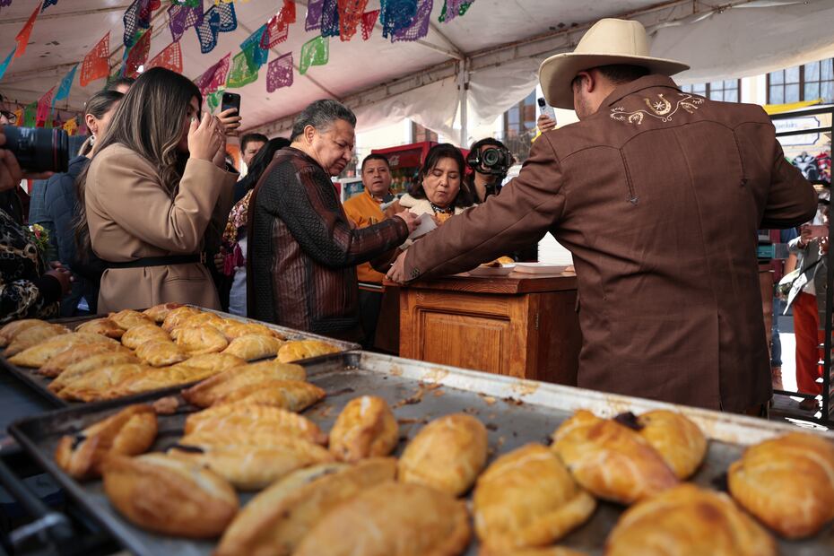 Julio Menchaca encabezó la inauguración del Festival Internacional del Paste I Foto: Gobierno de Hidalgo