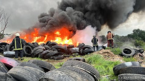Quema de llantas en Las Torres, Mineral de la Reforma