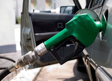 Hay gasolineras que venden la Magna más cara: AMLO