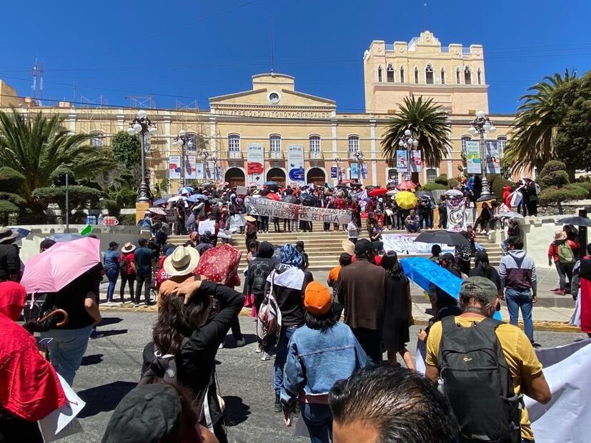 Detienen miembro del Consejo Estudiantil de la UAEH por incidentes en Abasolo | Foto: Luis Soriano