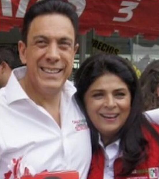 Circula la versión de que Victoria Ruffo y Omar Fayad terminaron su matrimonio, luego de 22 años de casados | Foto: Especial