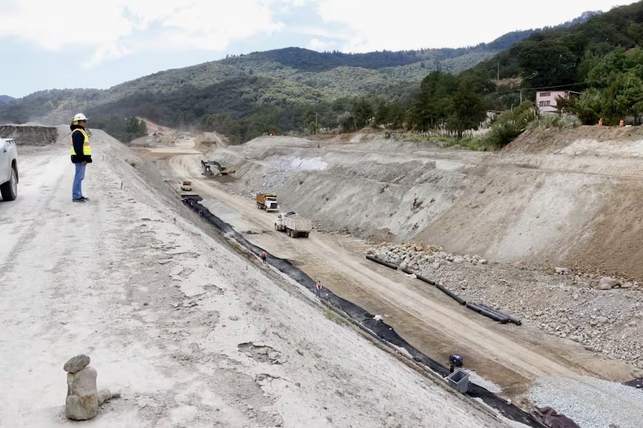 Avanza estabilización de taludes en la carretera Real del Monte–Huasca | Foto: Luis Soriano
