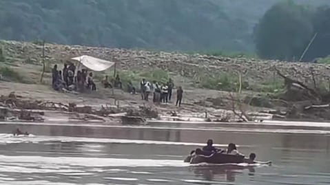 Habitantes de Huautla retienen a tres policías para exigir reparación de vado que dejó incomunicadas a 18 comunidades