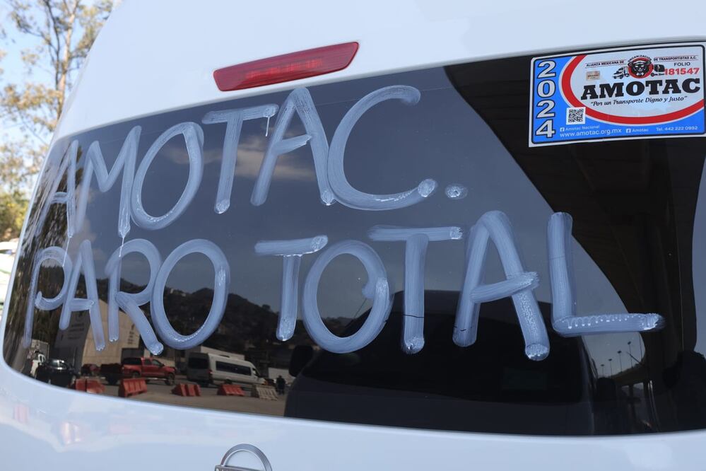 Paro de transportistas en la autopista México-Cuernavaca |  Foto: Gabriel Pano