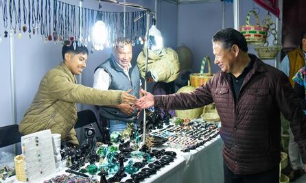 También se tejen sueños y artesanías en el Pabellón Artesanal