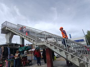 Evalúan riesgo estructural del puente de avenida Madero en Pachuca
