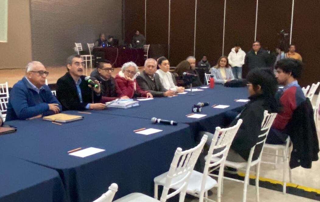 Voceros de la UAEH se retiran de mesa de negociación con autoridades universitarias | Foto: Luis Soriano