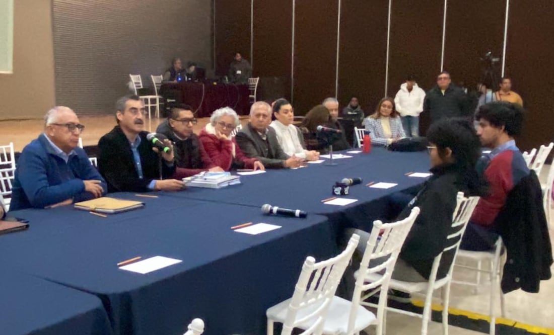 Voceros de la UAEH se retiran de mesa de negociación con autoridades universitarias | Foto: Luis Soriano