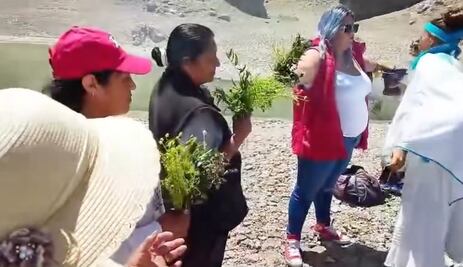 Realizan ritual para invocar las lluvias en la presa de la Estanzuela