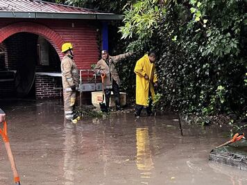 Lluvias de esta tarde generan daños en viviendas en Tepeji del Río