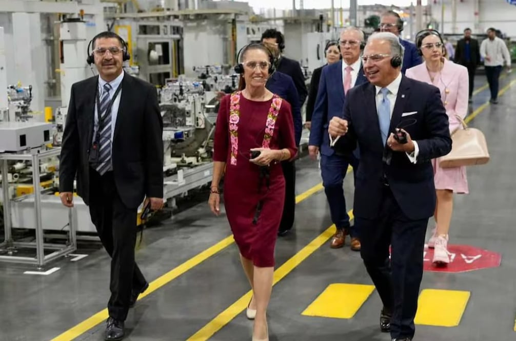 En Toluca, la presidenta Claudia Sheinbaum Pardo celebró el “Nuevo Proyecto de General Motors de México para México”. Foto: Presidencia