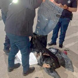 Jóvenes detenidos por bromear con un bulto simulando un cadáver en Acayuca