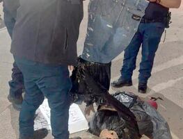 Jóvenes detenidos por bromear con un bulto simulando un cadáver en Acayuca