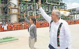 AMLO acusa intervención; "funcionarios de EU están tratando de debilitar a Morena" 