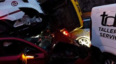 Carambola en la México-Quéretaro, a la altura de Tepeji, deja 8 personas lesionadas