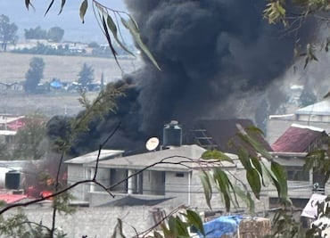 Incendio consume restaurante y talachera en barrio Tepalzingo de Tulancingo