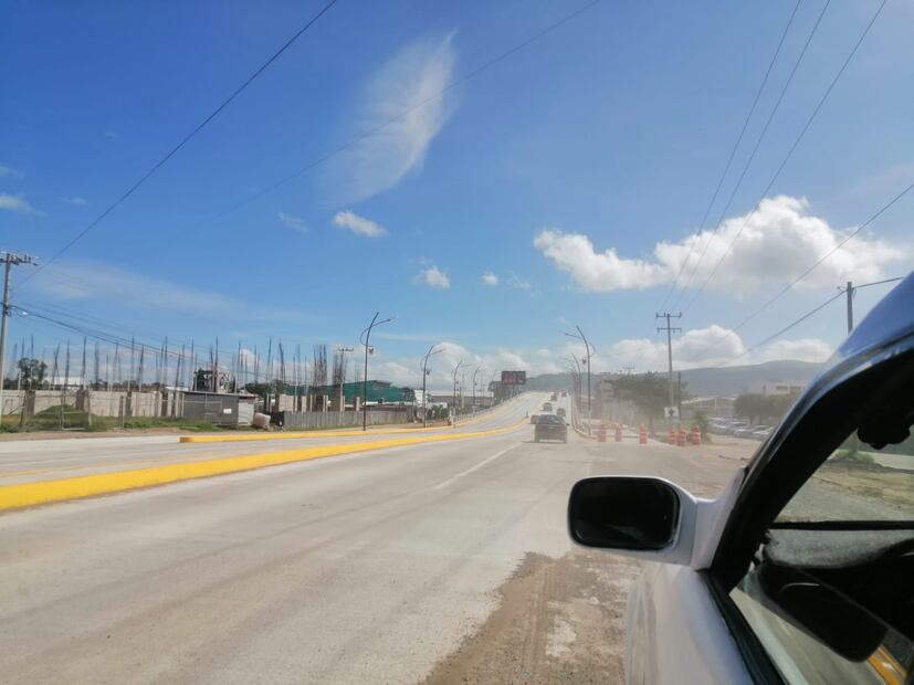 Abren  la circulación parte alta del distribuidor vial México -Tuxpan -Jaltepec; las laterales aún siguen en obra I Foto: Grisel Lira