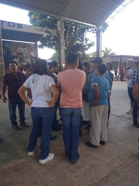 Regidora de Morena amenaza con bloquear la carretera México-Tampico en Huazalingo | Foto: Especial