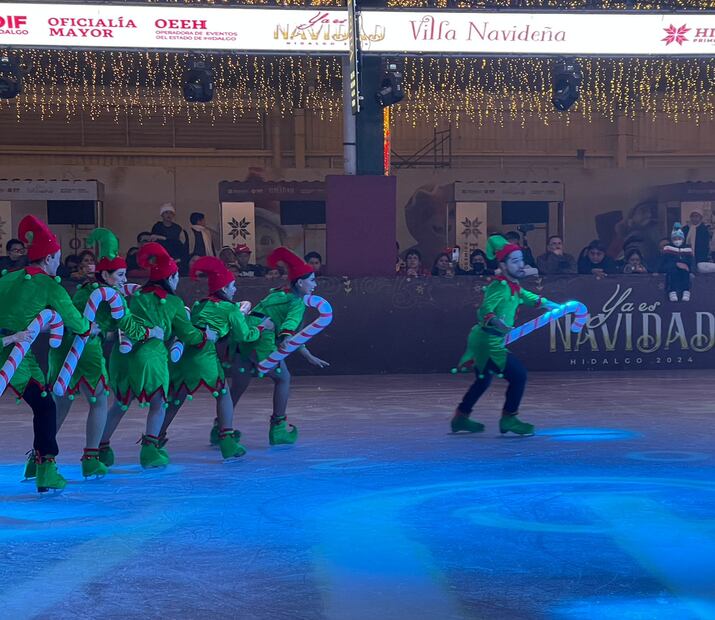Inauguran pista de hielo en Pachuca y anuncian Cabalgatas Navideñas | Foto: Marco Carrillo