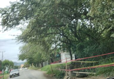 Socavón limita circulación en la carretera Álamo–Tamazunchale, a la altura de Atlapexco