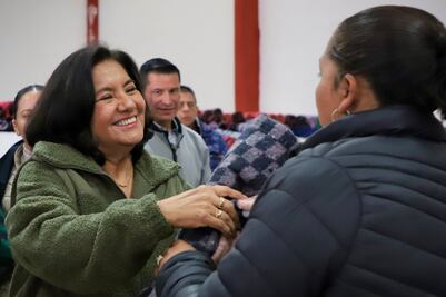 Entregan cobijas a familias vulnerables a las bajas temperaturas