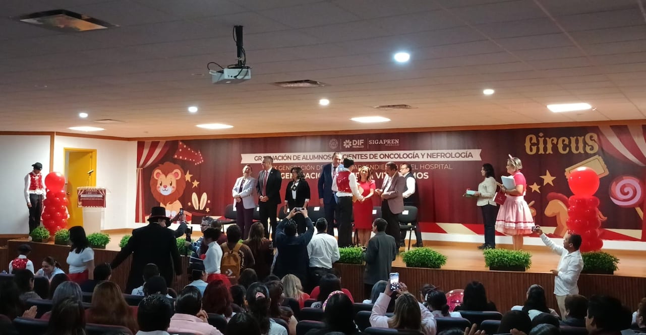 Una graduación llena de esperanza y valentía | Foto: Lourdes Naranjo