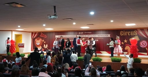 Graduación entre esperanza y fortaleza: 33 pacientes concluyen sus estudios en el Hospital del Niño DIF Hidalgo