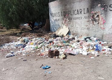 Detienen a tres personas en Tizayuca por tirar basura en la vía pública