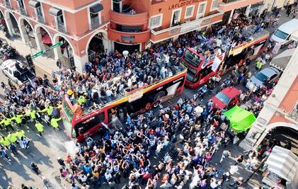 Las Tuzas llenan de fiesta y color las calles de Pachuca